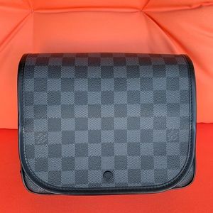 *SOLD* LV Graphite Hanging Toiletry bag
